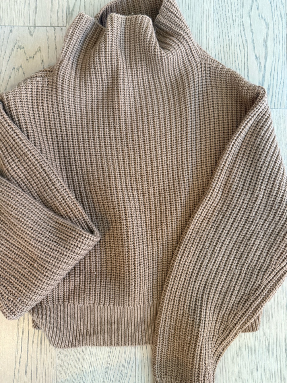 Wilfred Ribbed Knit Cropped Sweater in Cognac